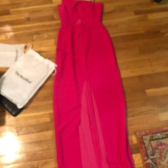 Brand new gown - Picture 2 of 5